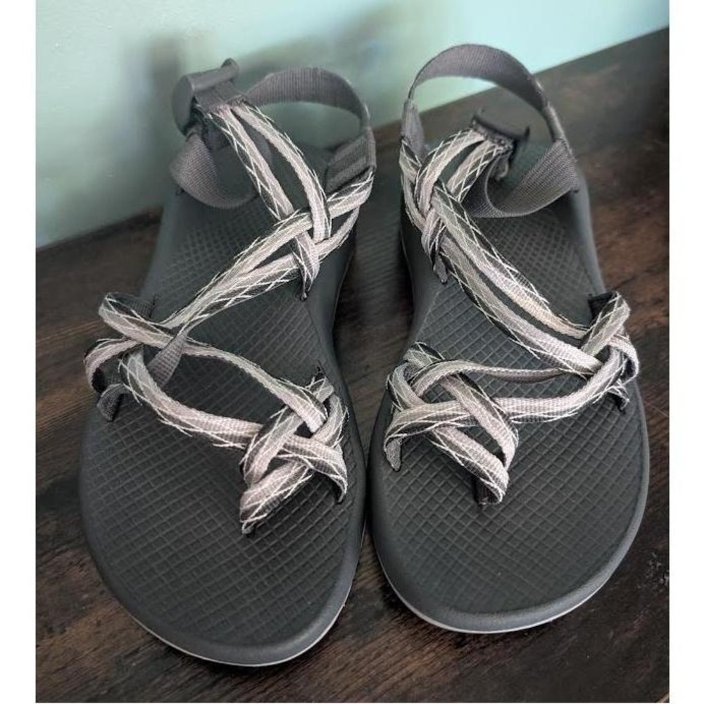 Chaco Zx2 Gray Patterned Adjustable Strap Toe Loo… - image 1